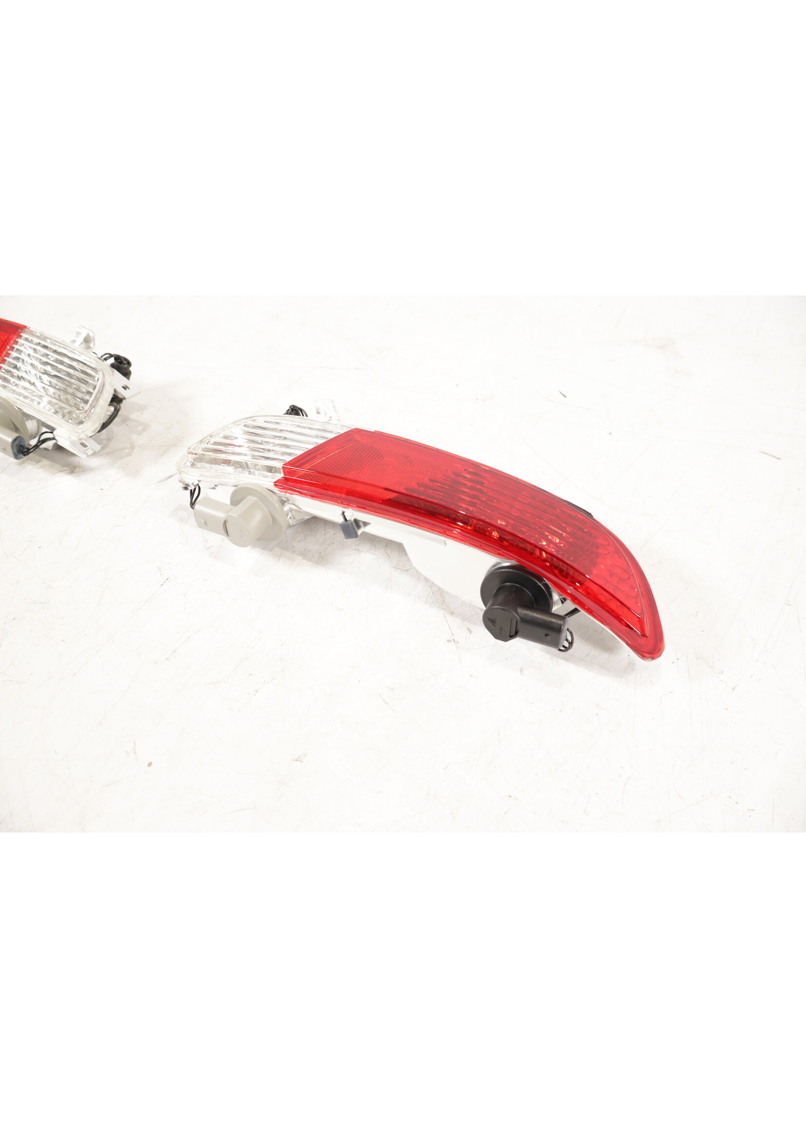 BMW BMW E63 E64 6 Series OEM Taillights set NEW! 63216911899 63216911900