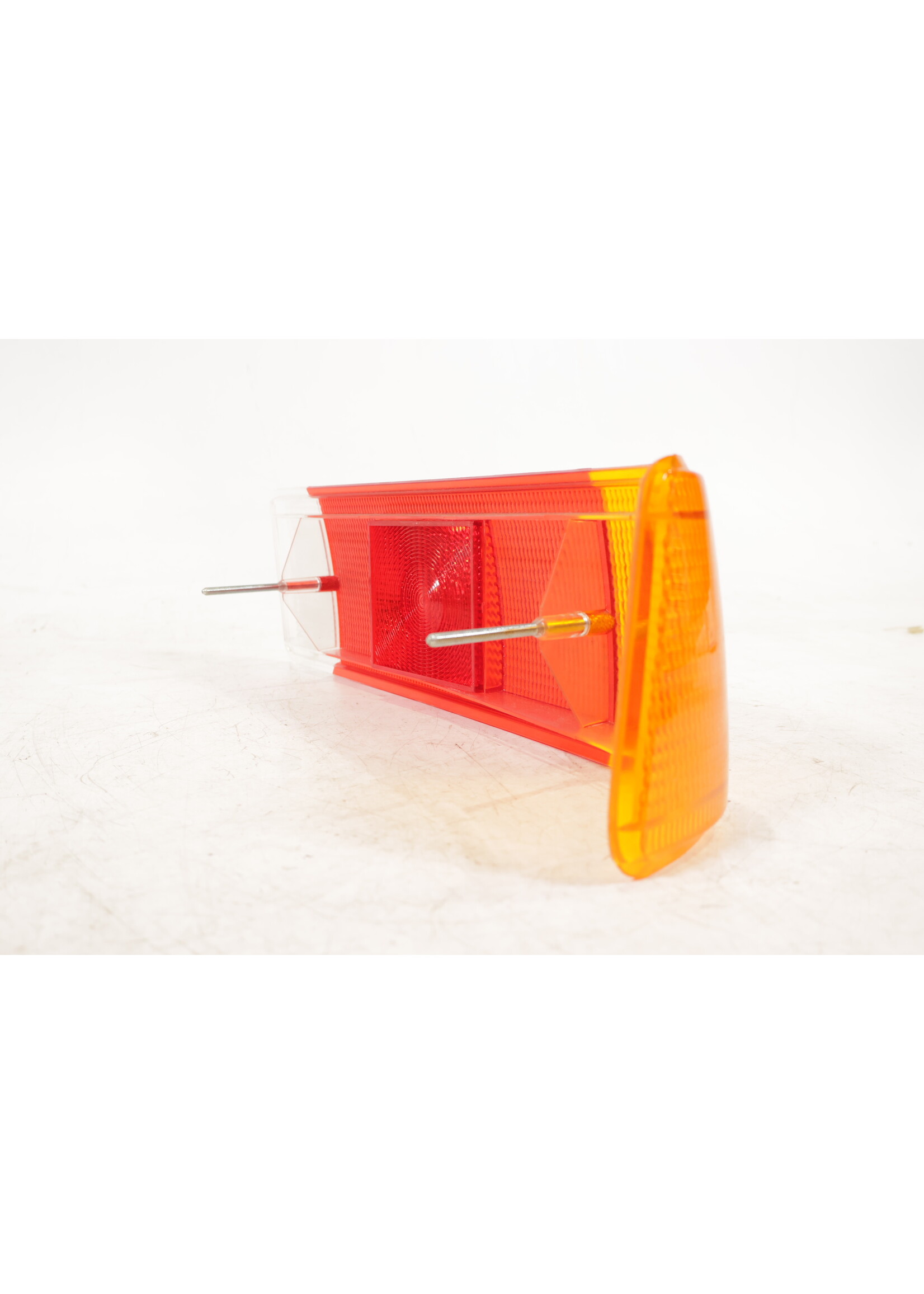 BMW BMW E21 3 Serie OEM Achterlicht plastic links NIEUW! 63211367777 1367777