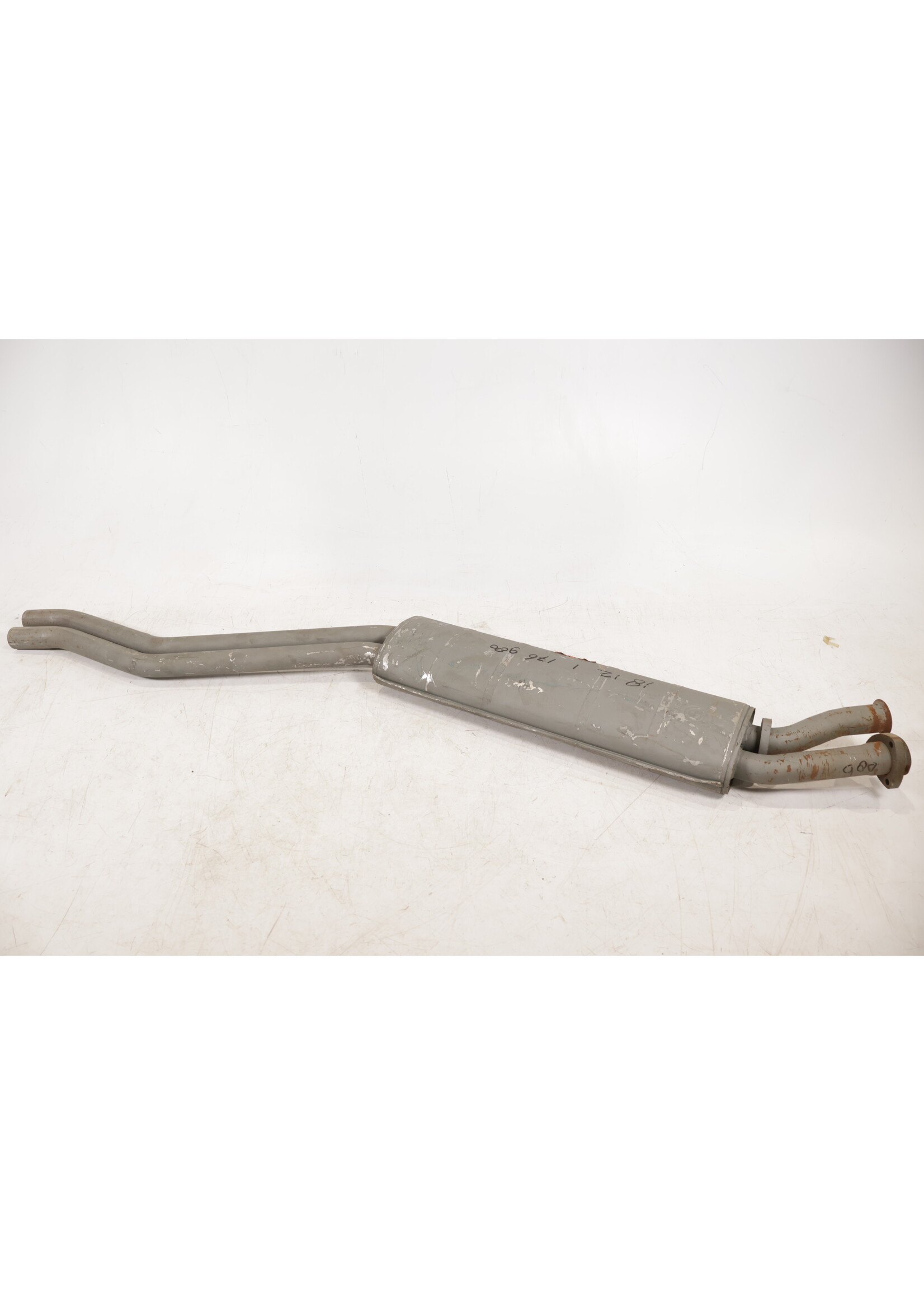 BMW BMW E30 3 Serie 323i 325i OEM middendemper uitlaat NIEUW! 18121176980 1176980