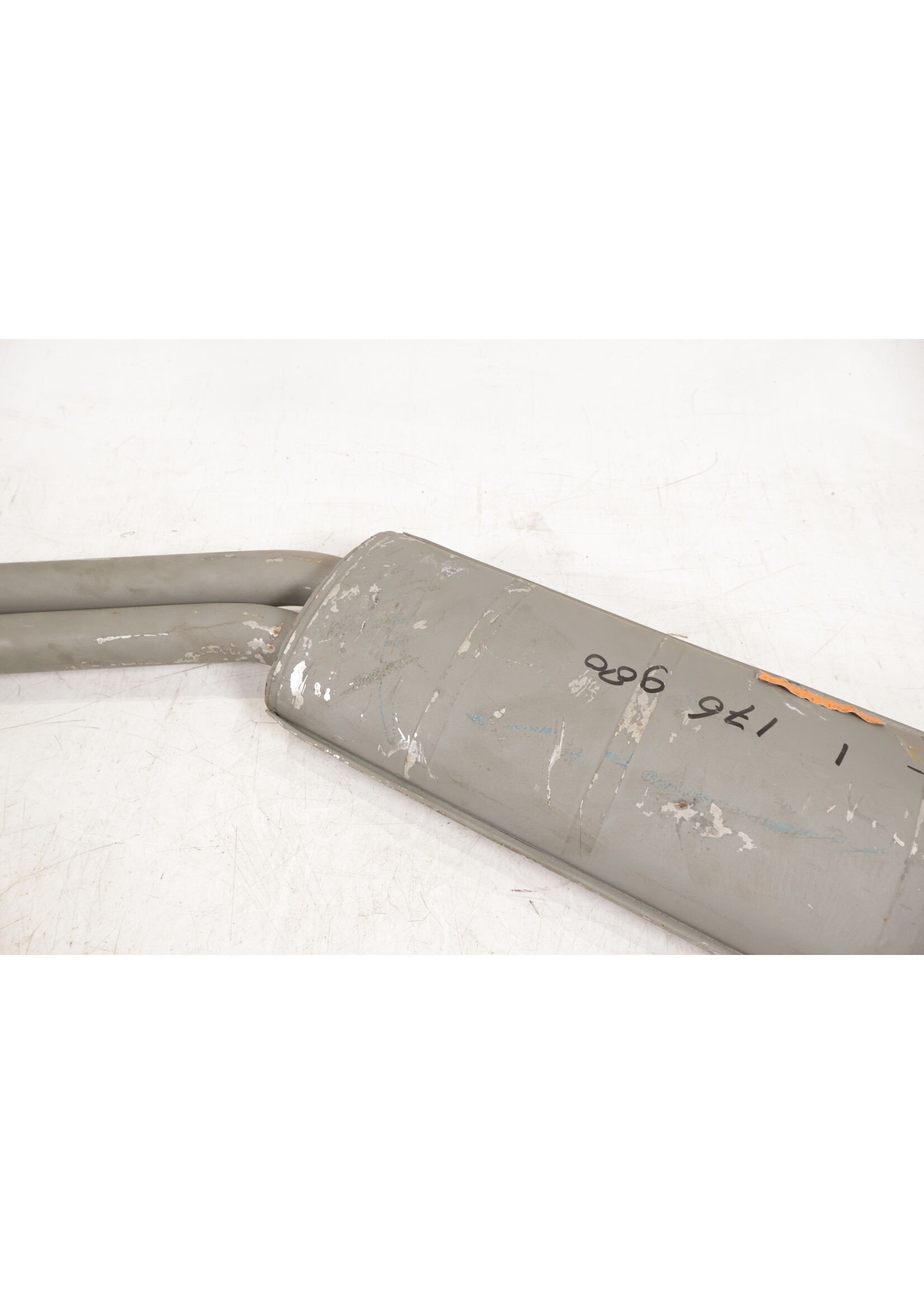 BMW BMW E30 3 Serie 323i 325i OEM middendemper uitlaat NIEUW! 18121176980 1176980