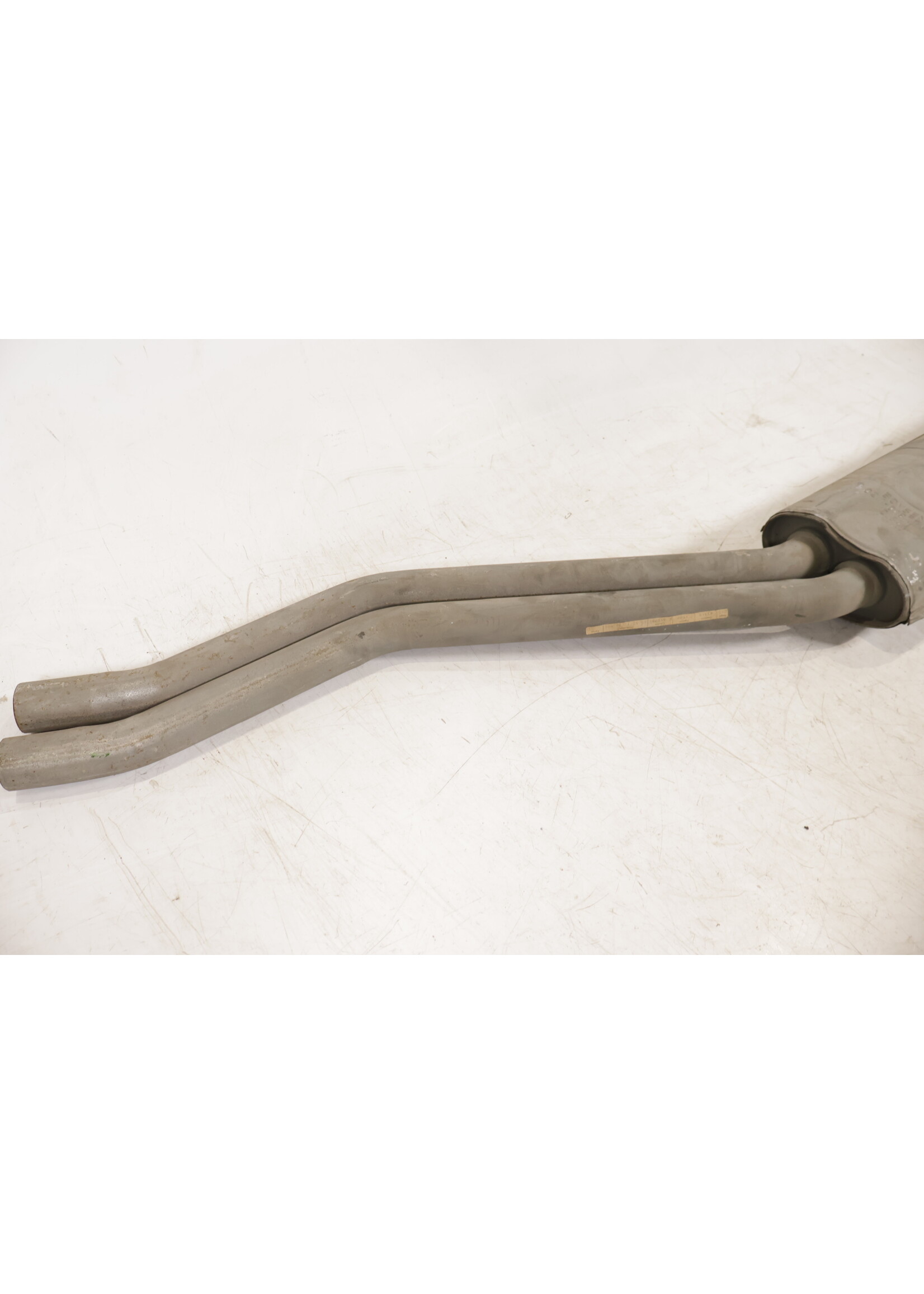 BMW BMW E30 3 Series 323i 325i OEM middle silencer exhaust NEW! 18121176980 1176980