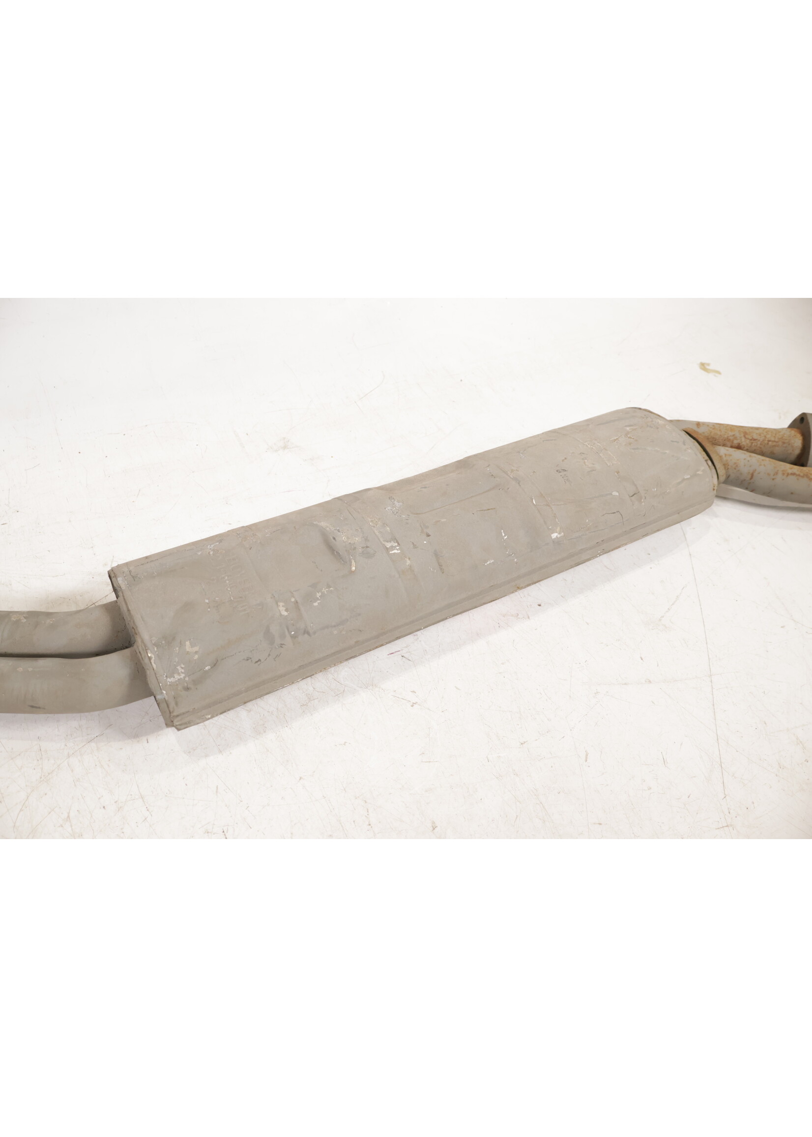 BMW BMW E30 3 Series 323i 325i OEM middle silencer exhaust NEW! 18121176980 1176980