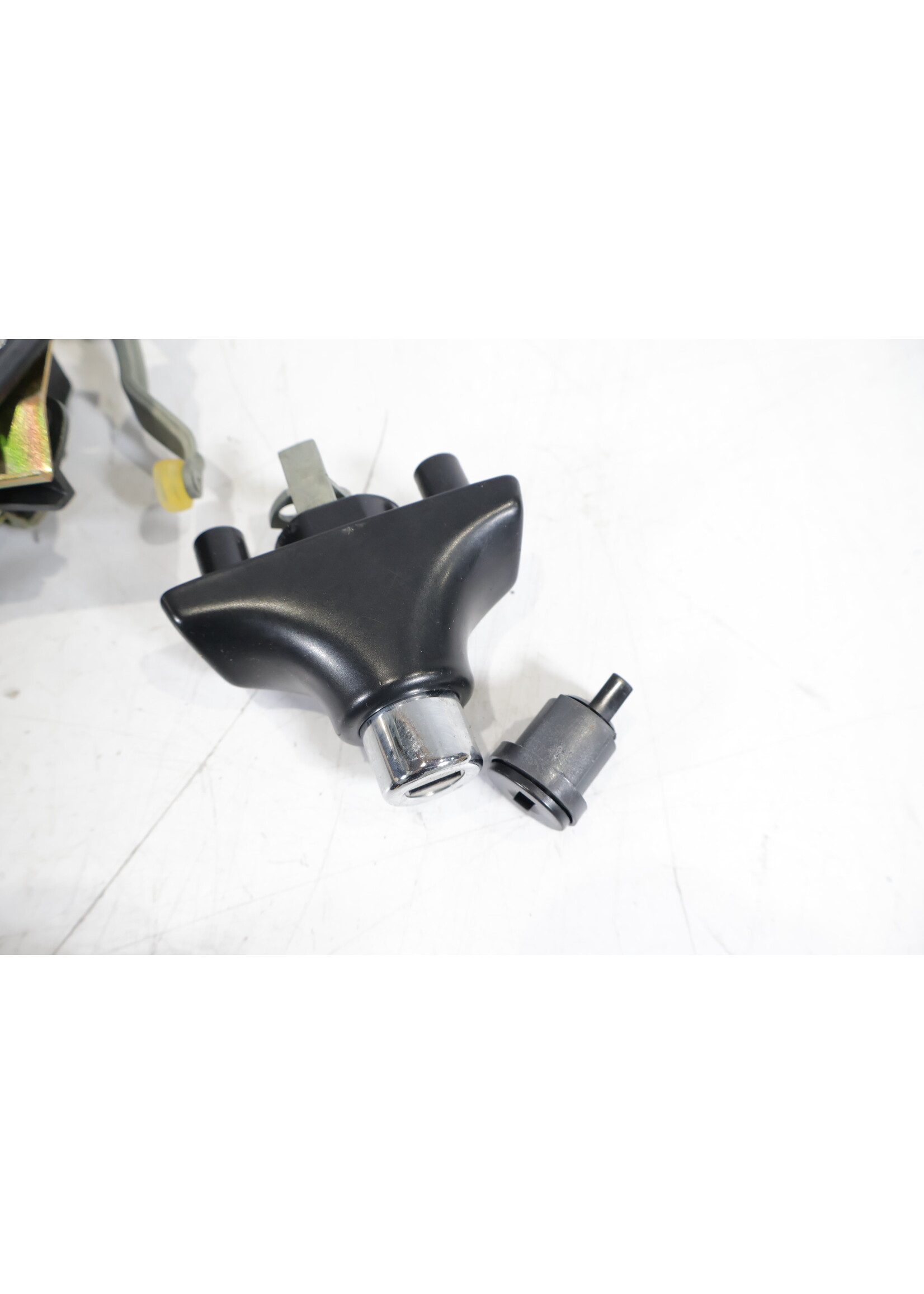 BMW BMW 5 Serie E34 OEM Set sleutels en sloten NIEUW! 51218116396 51218194599