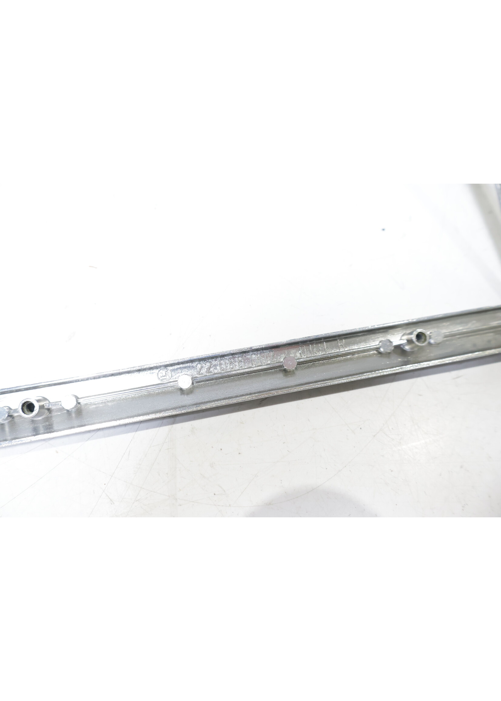 BMW BMW 7 Serie E23 OEM Achterlicht chrome sierstrip rechts NIEUW! 63211361928