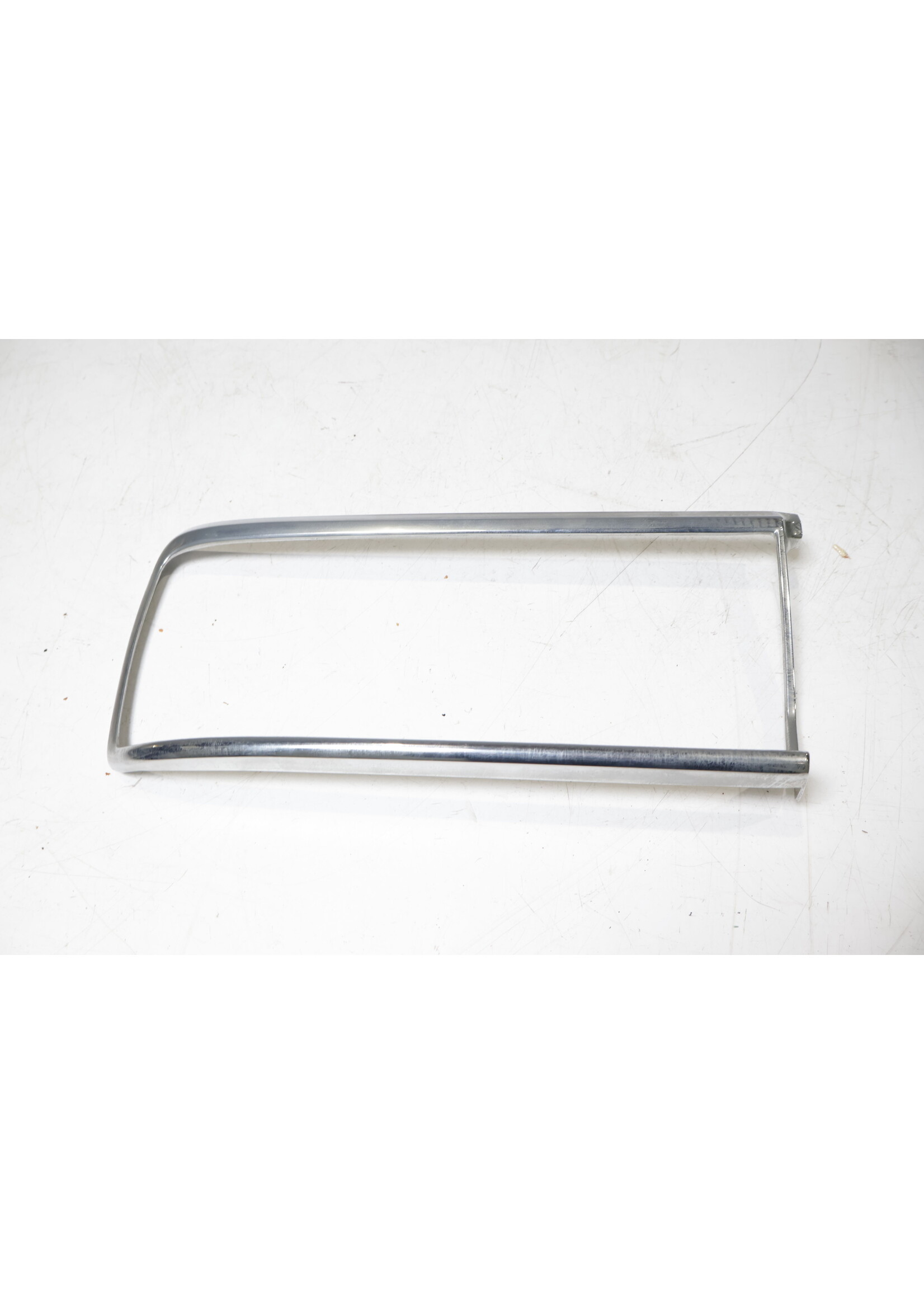 BMW BMW 7 Serie E23 OEM Achterlicht chrome sierstrip rechts NIEUW! 63211361928