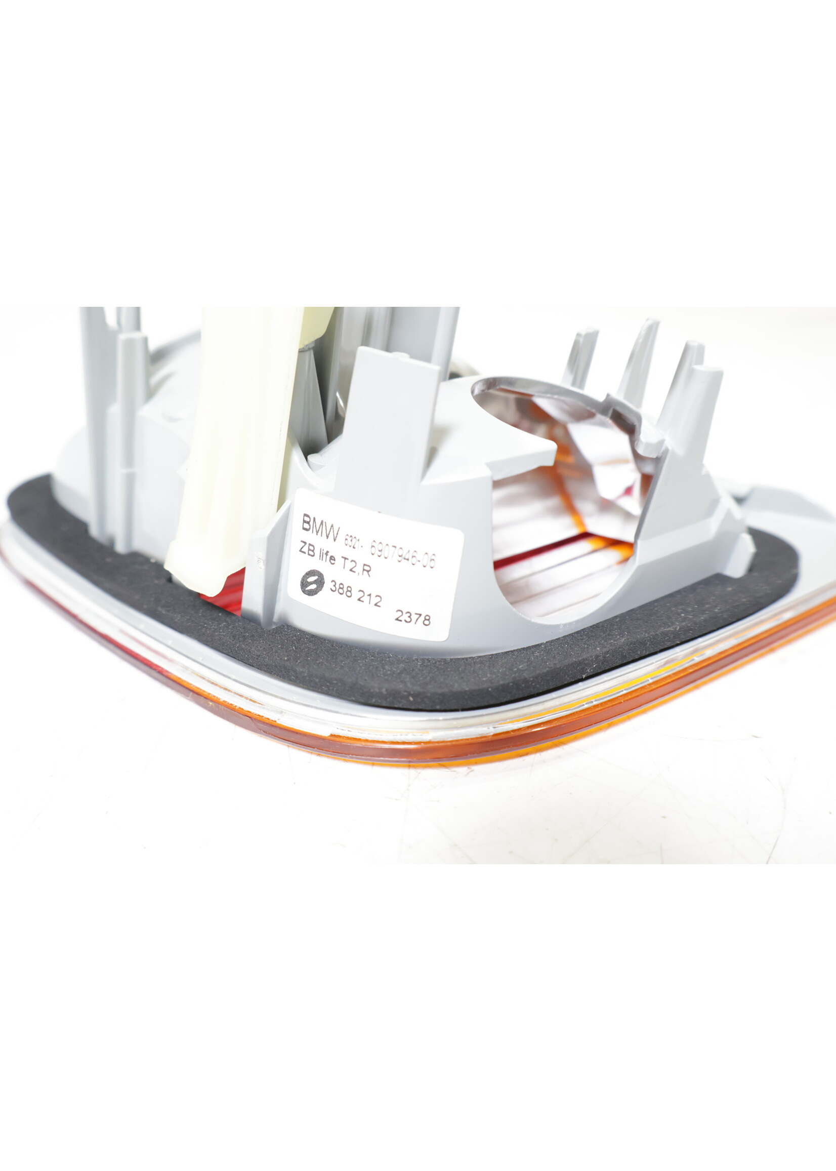 BMW BMW 3 Series E46 OEM Taillight inside set type 2 NEW! 63216907946 63216907945