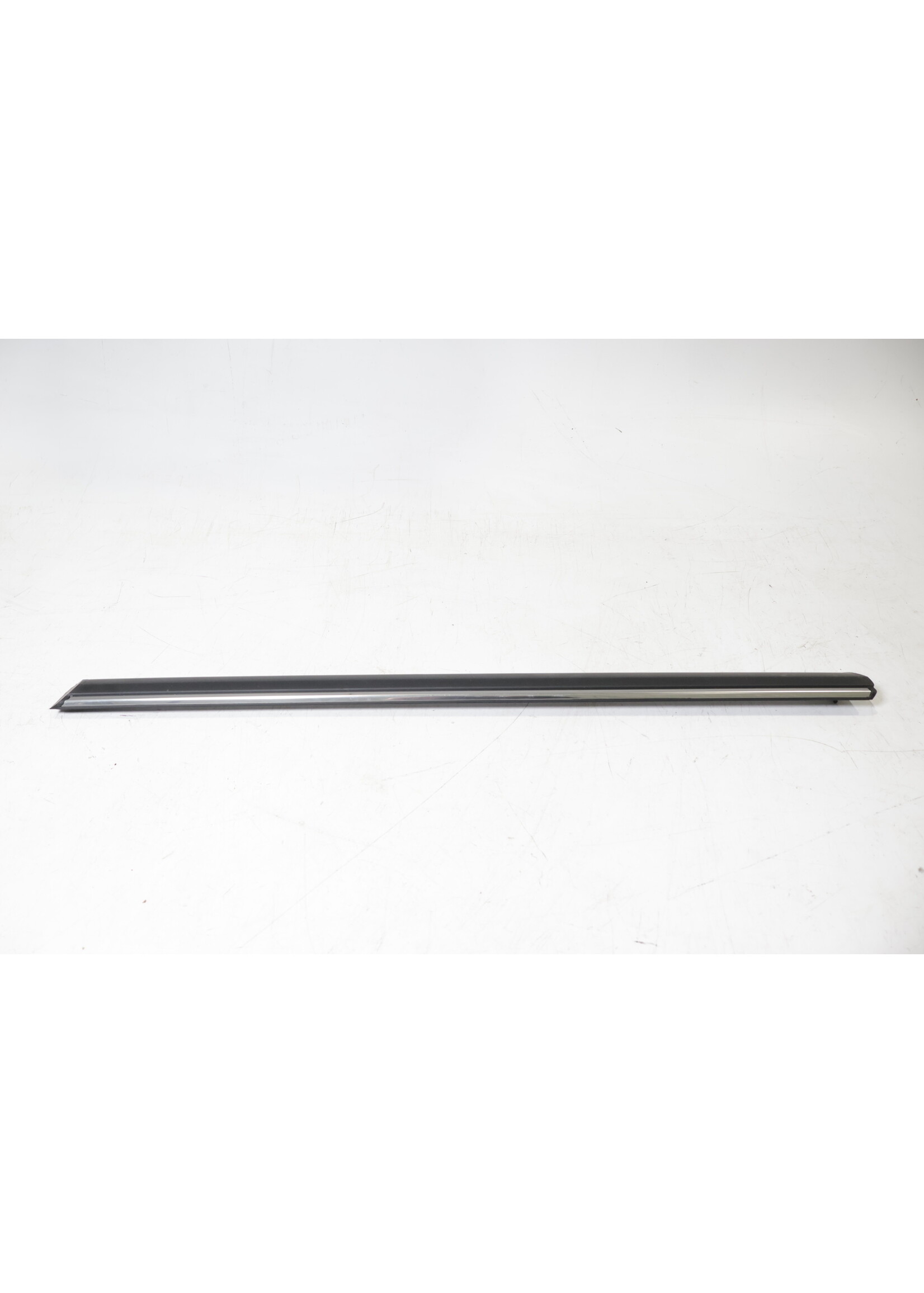 BMW BMW E23 7 Series OEM Door molding right rear NEW! 51131848306