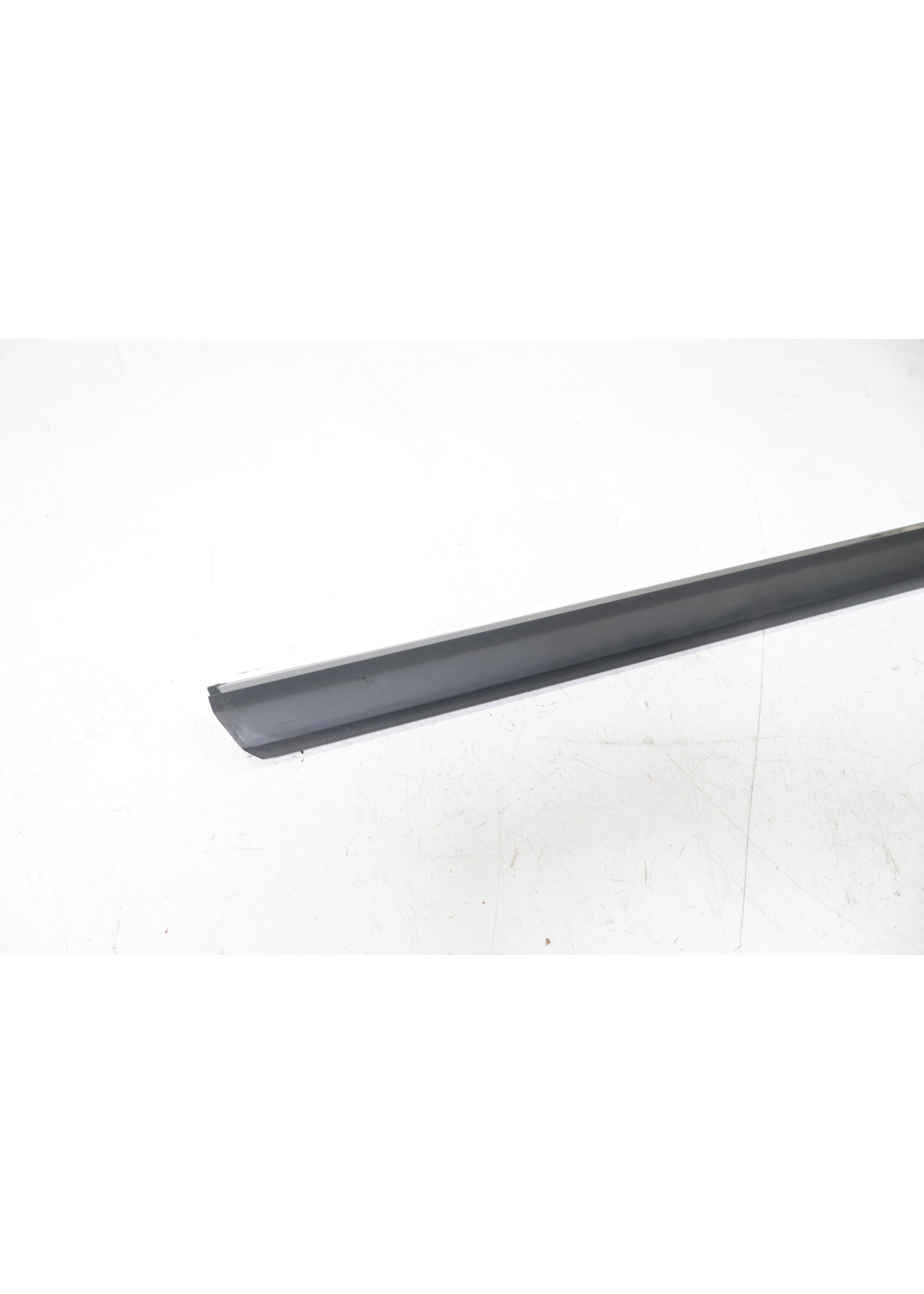 BMW BMW E23 7 Serie OEM Stootlijst deur rechts achter NIEUW! 51131848306