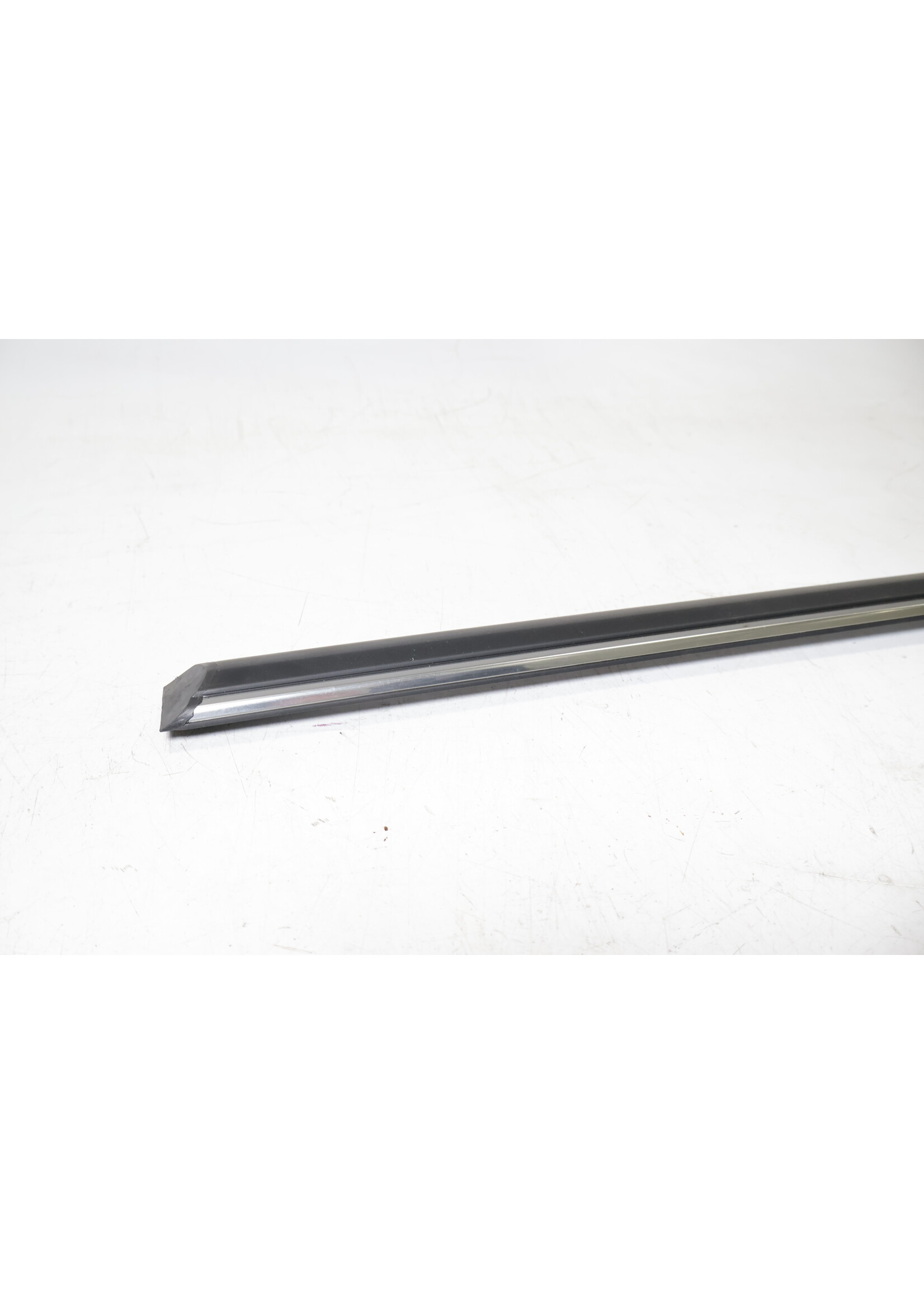 BMW BMW E23 7 Serie OEM Stootlijst deur rechts achter NIEUW! 51131848306