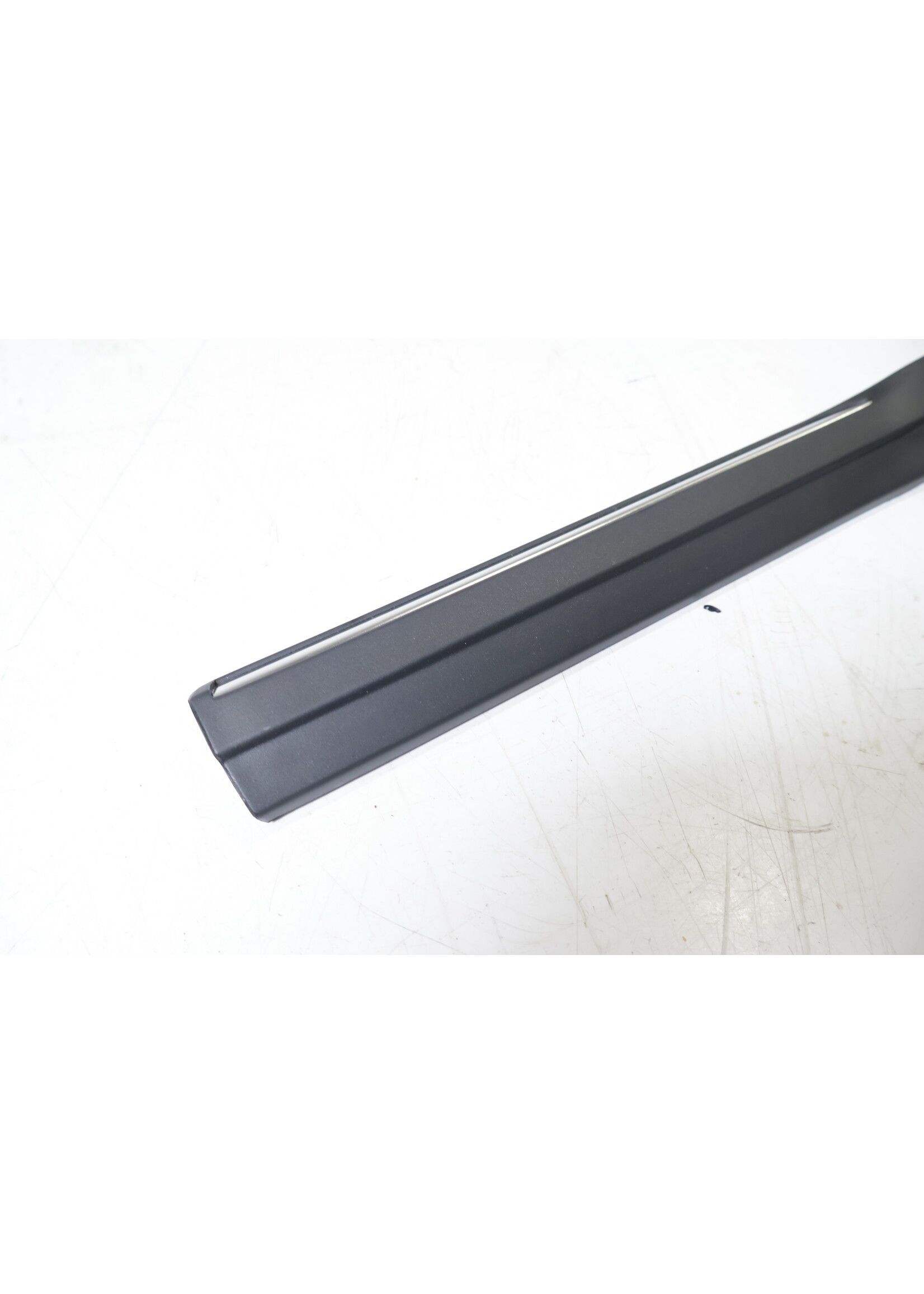 BMW BMW E32 7 Series OEM Side molding / Decorative molding right front NEW! 51131908682