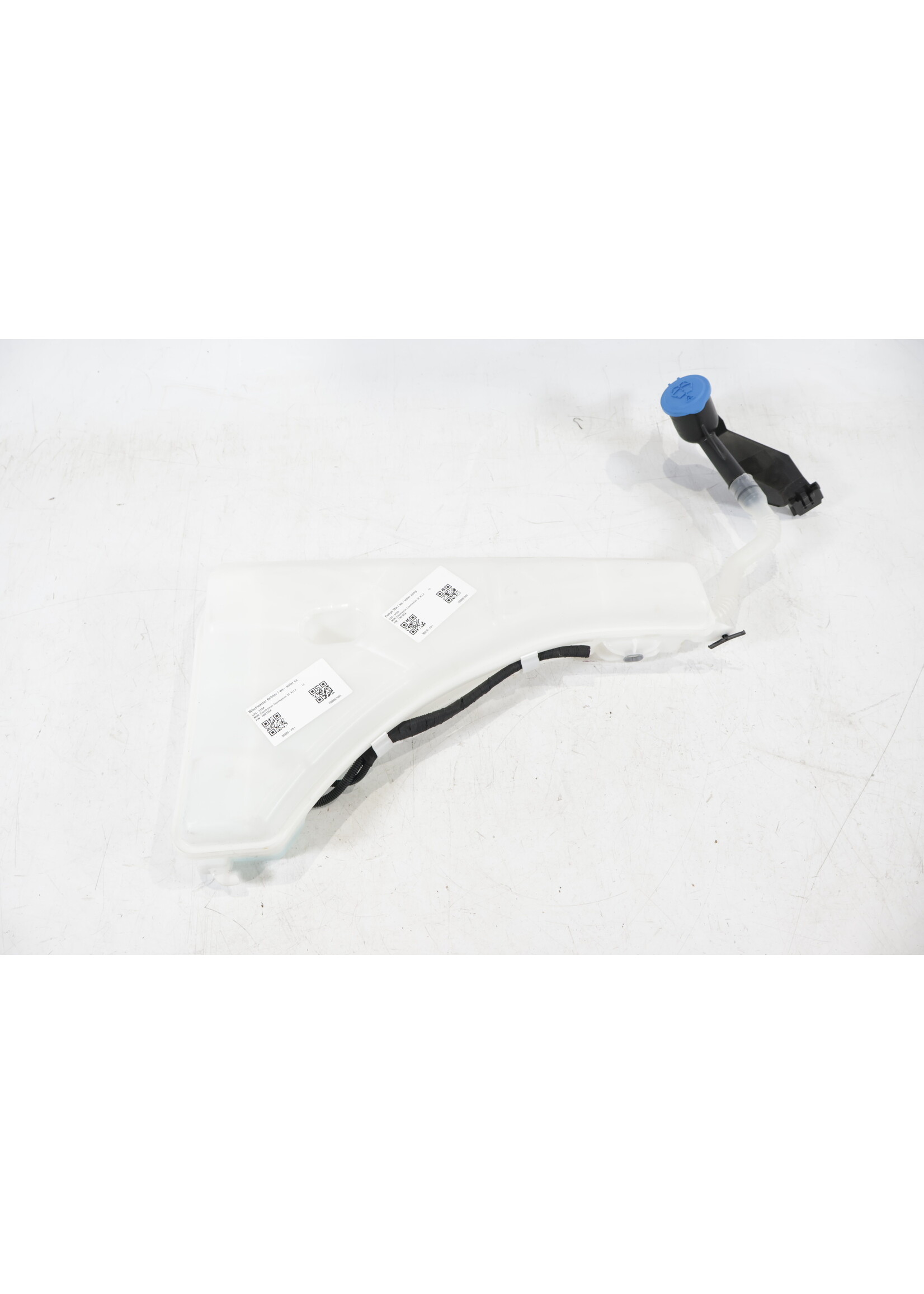 BMW MINI Countryman U25 & BMW X2 U10 Windshield fluid reservoir with pump 5A0BBE6
