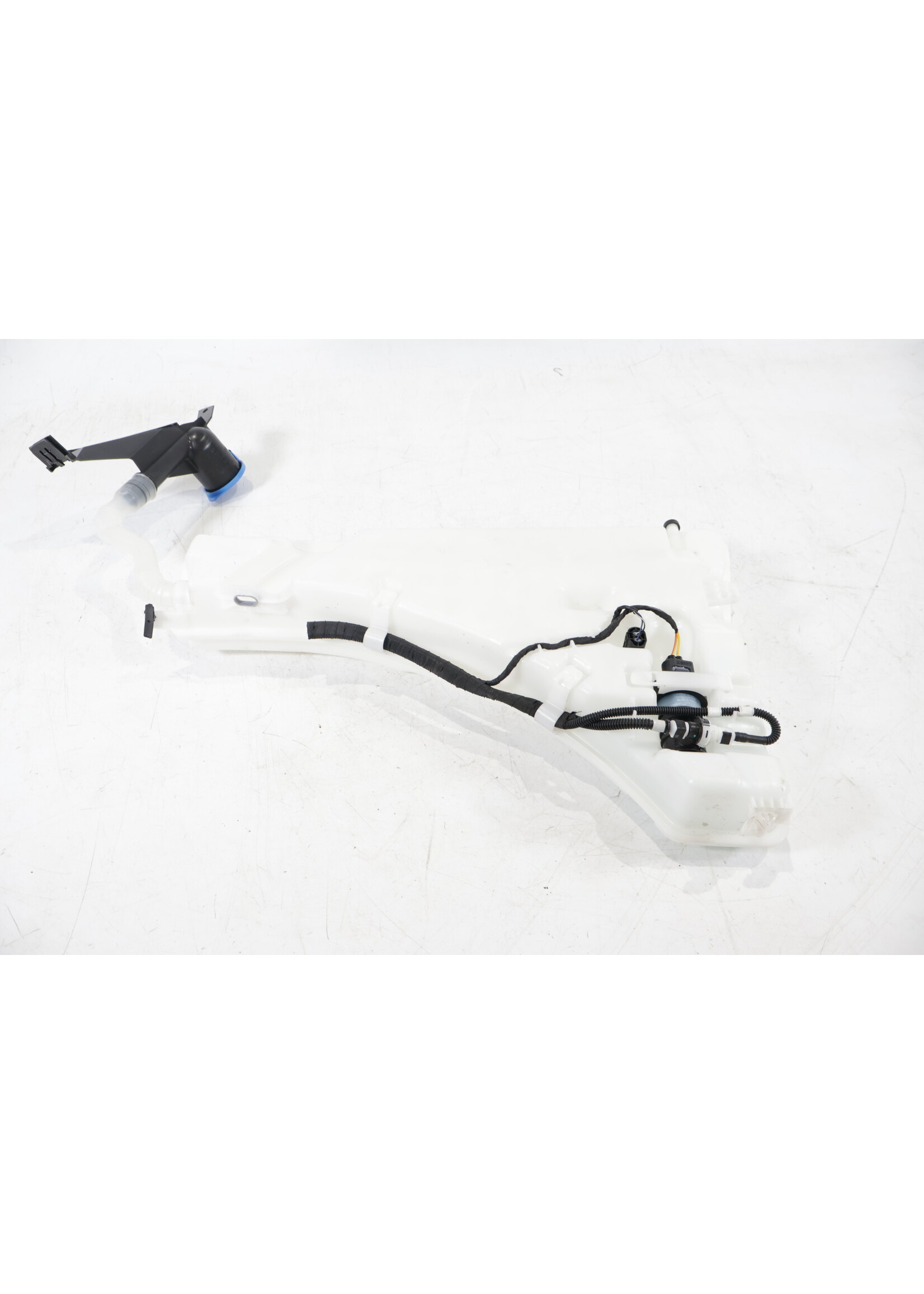 BMW MINI Countryman U25 & BMW X2 U10 Windshield fluid reservoir with pump 5A0BBE6