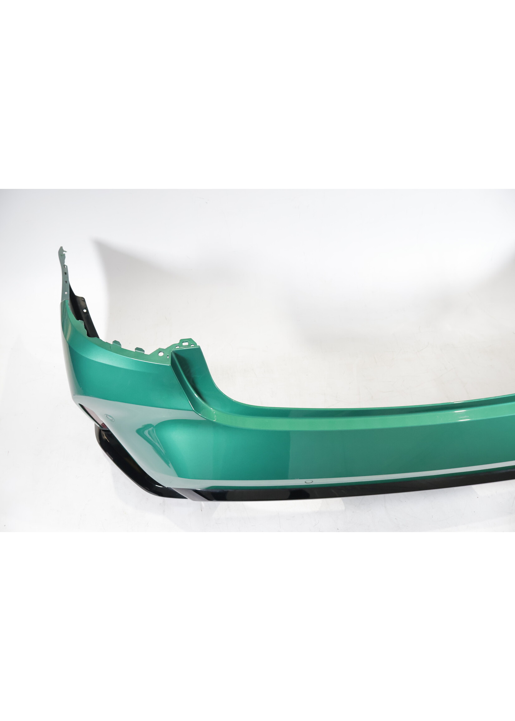 BMW BMW 3er M3 G80 Komplette Heckstoßstange mit PDC 51128069441 51128086593