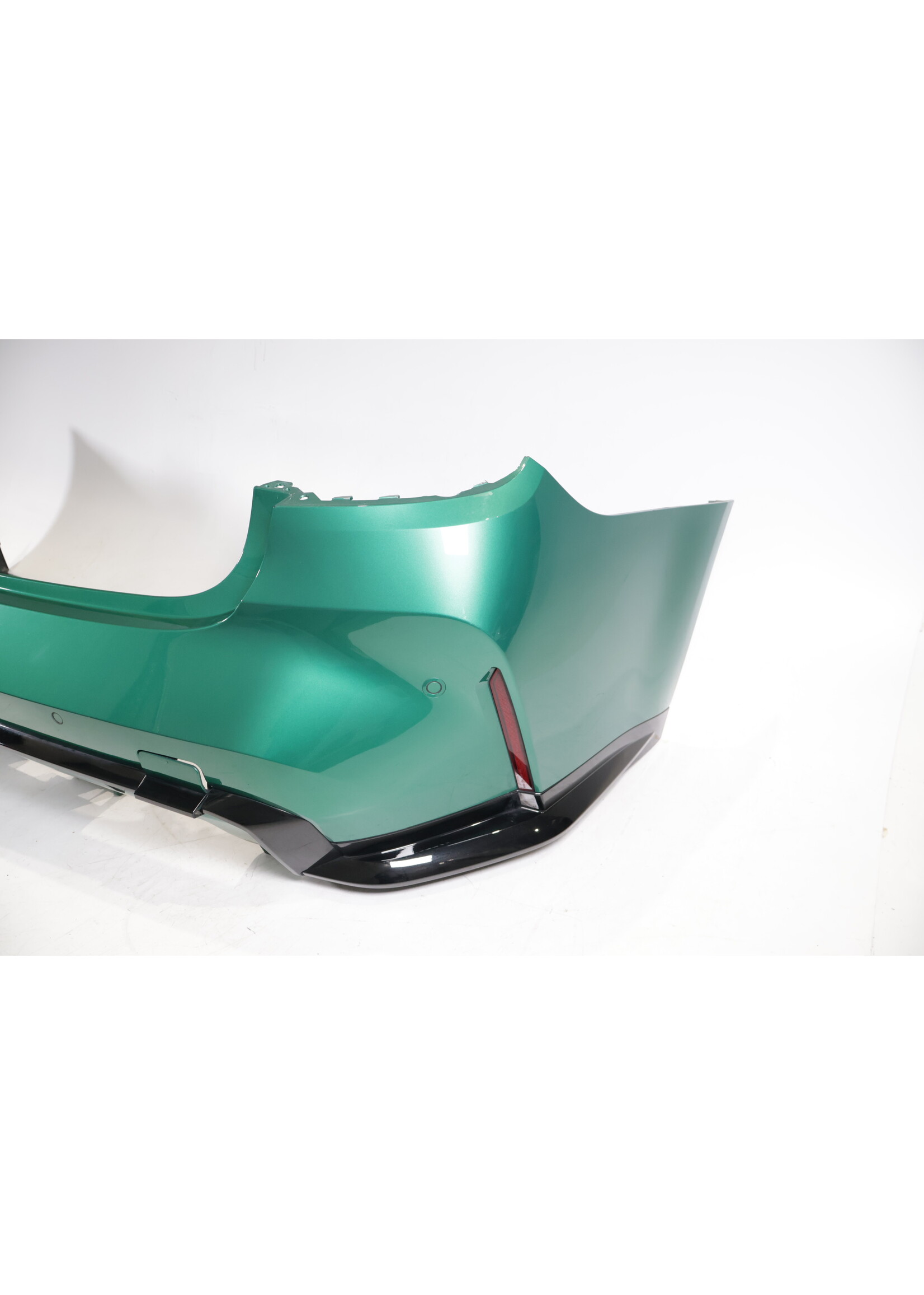 BMW BMW 3er M3 G80 Komplette Heckstoßstange mit PDC 51128069441 51128086593