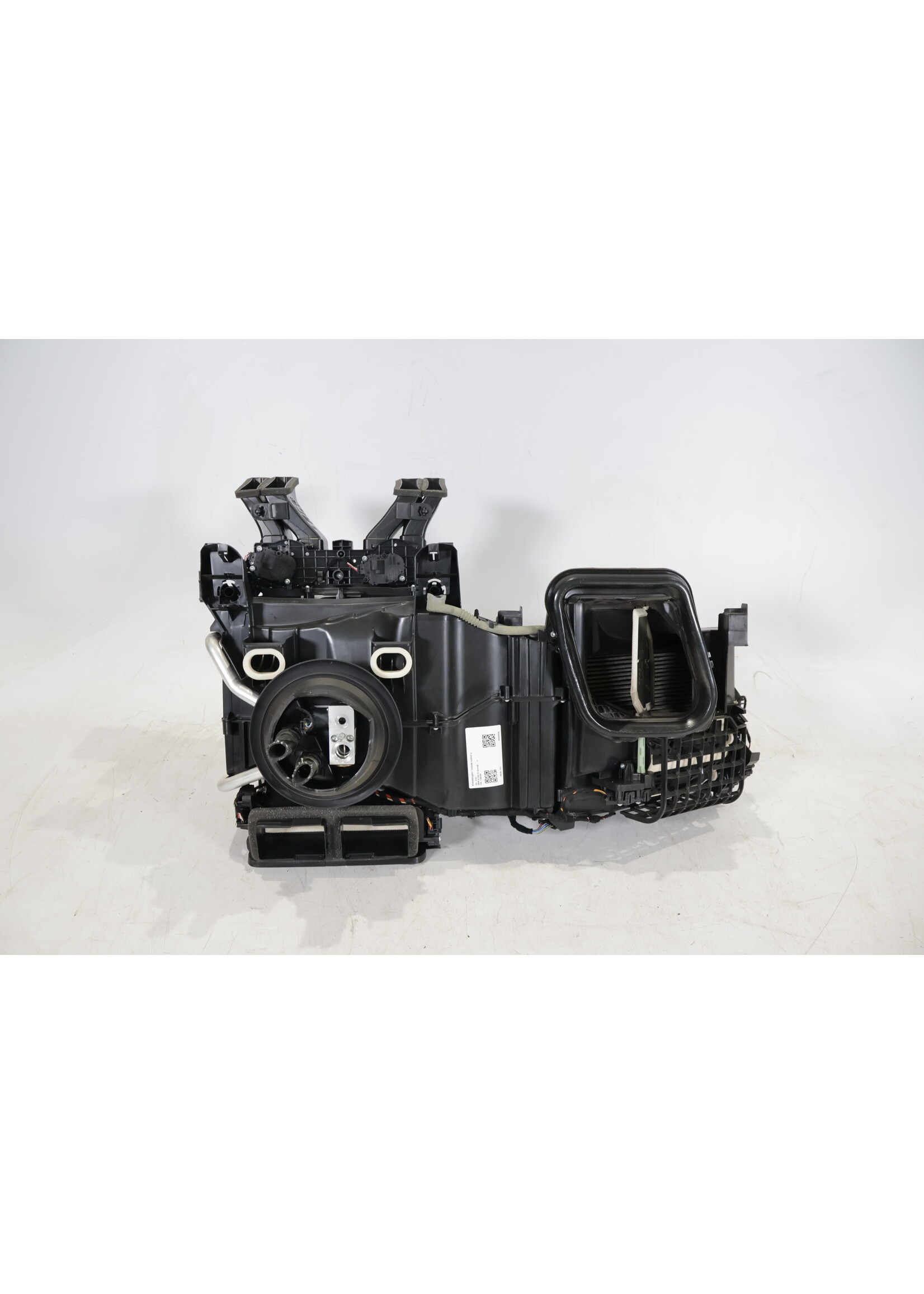 BMW  BMW iX (I20) Complete heater housing with blower and ancillaries 64115A05C28 HZ4a22239