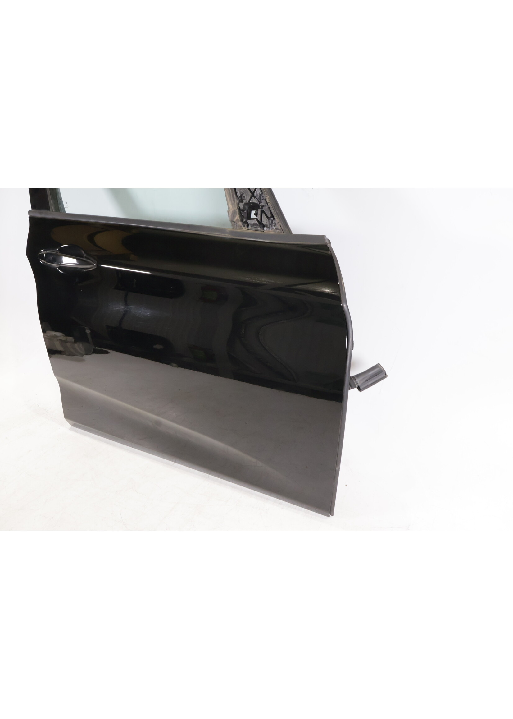 BMW BMW 2 Series F45 Active Tourer Complete front right door 41009631836 9631836