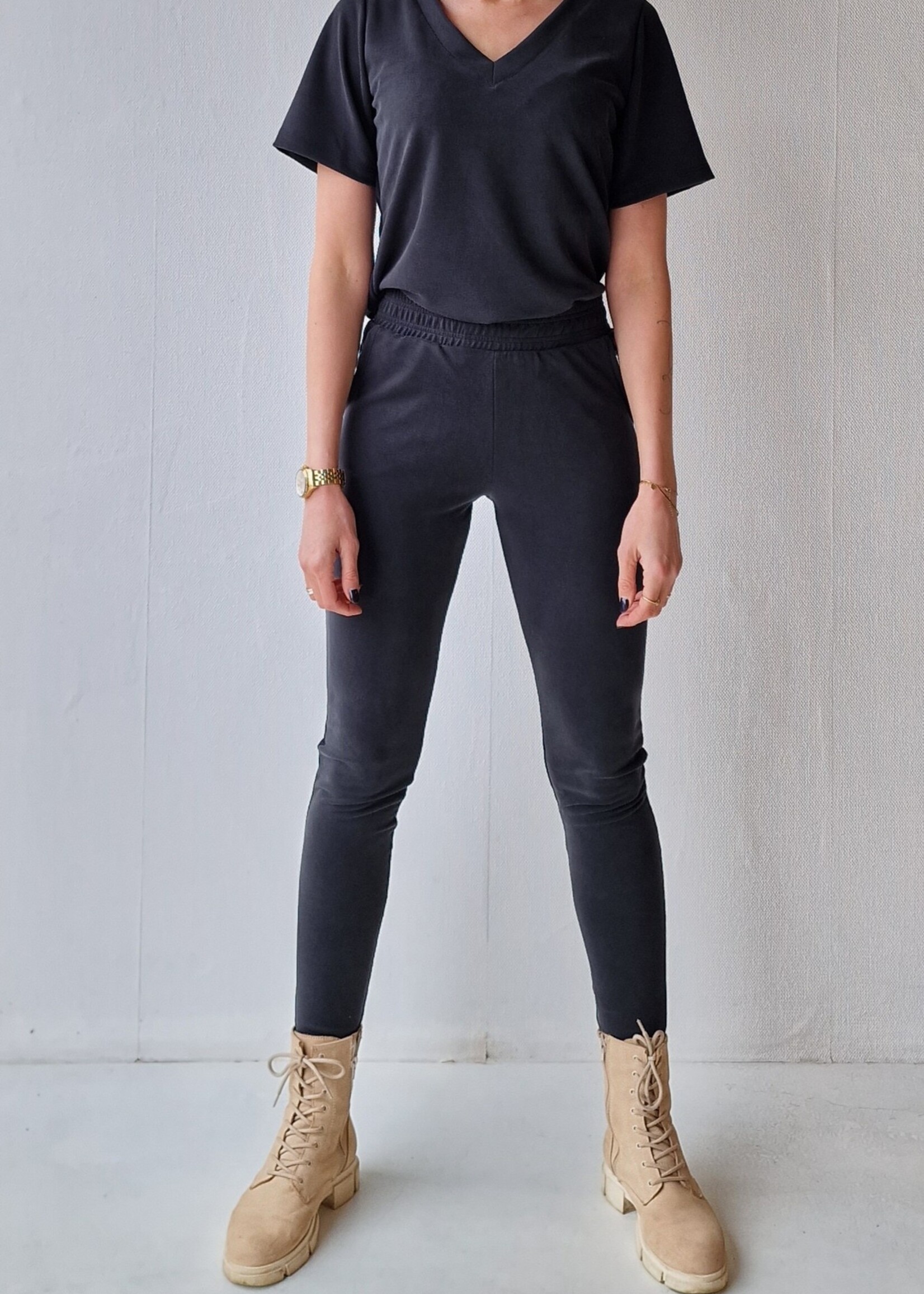 MadameLiz Chino model | pants | modal black