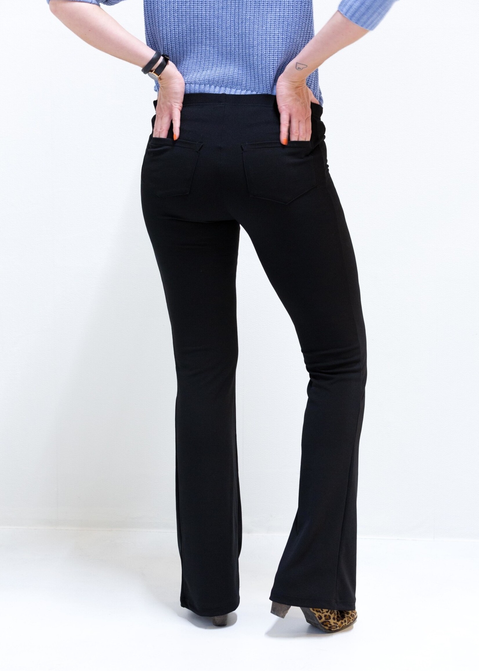 MadameLiz Flared pants zwart | Madame Liz | extra lange flared legging