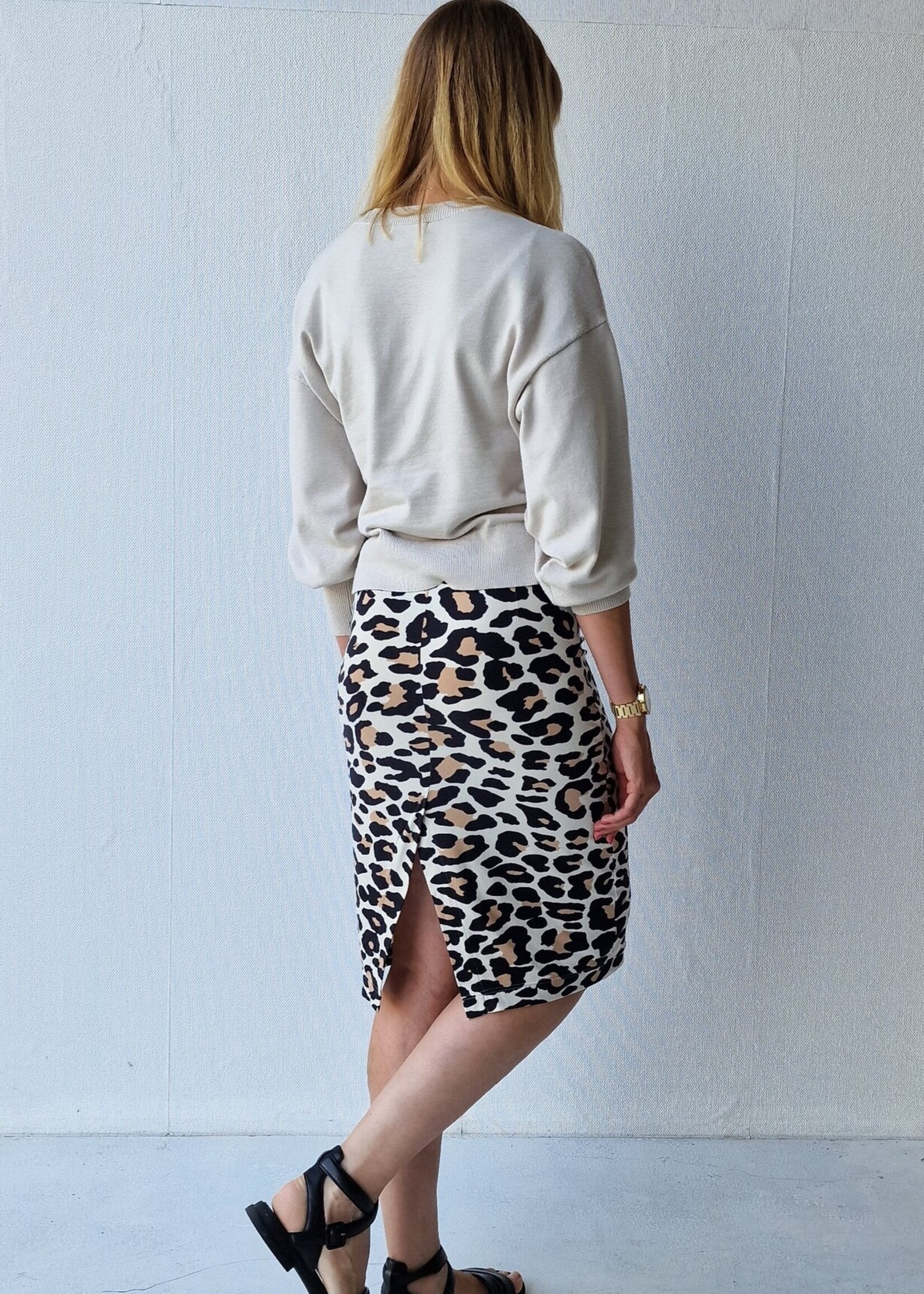 MadameLiz Rok | leopard | stretch | tall