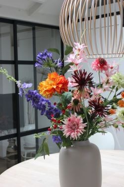 Kunstbloemen op maat : Persoonlijk advies en unieke boeketten.