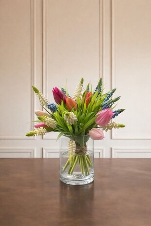 Kunstbloemen Boeketje tulpen met druifjes 20 cm