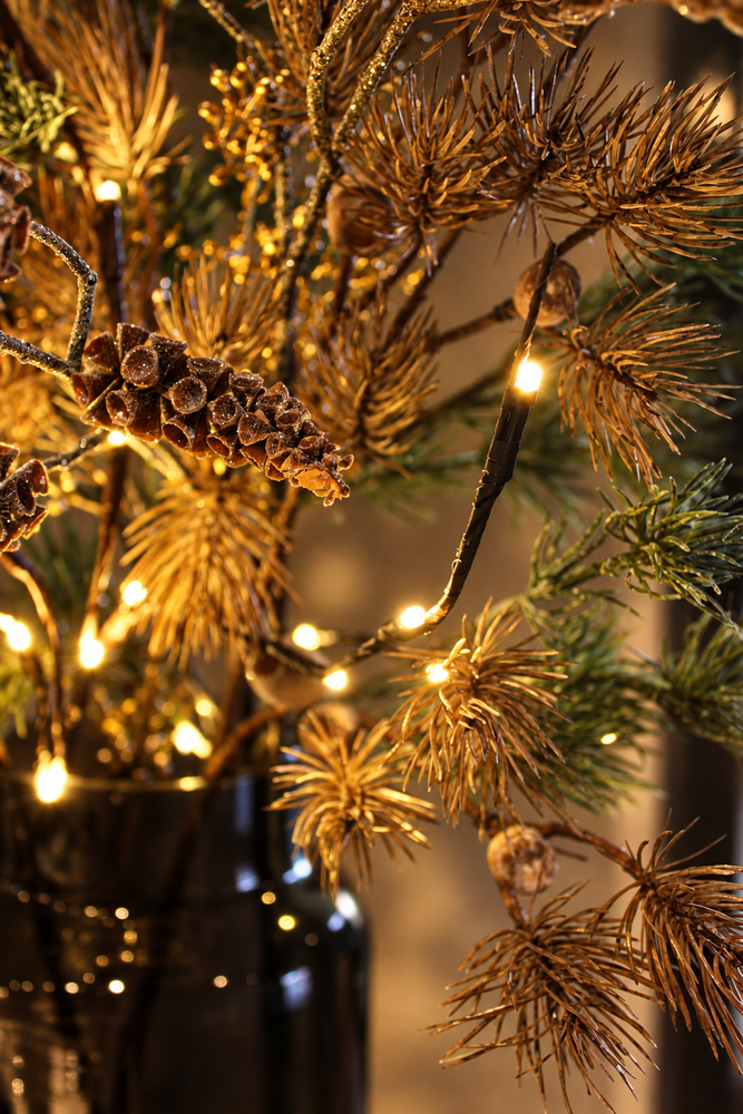 Kerstboeket met Verlichting – Goud & Groen – Luxe Kunstboeket Kerstboeket met Verlichting – Goud & Groen – Luxe Kunstboeket
