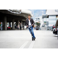 Micro M1 Colibri NL - electric scooter with pedal assistence