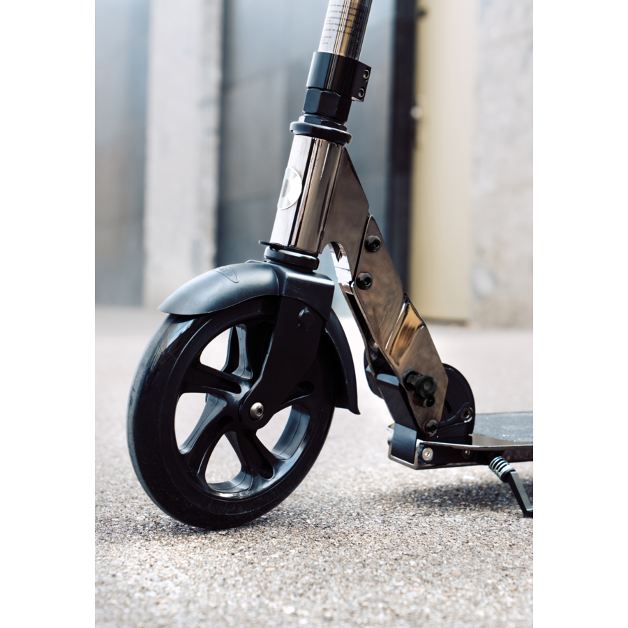 Micro Classic - 2-wheel foldable scooter - 200mm wheels - Neochrome Black