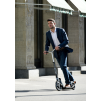 Micro Downtown - Trottinette pliable à 2 roues - avec frein à main et à pied - Noir