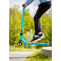 Micro RAMP - 2-wheel kids stunt scooter - Lightweight - Cyan