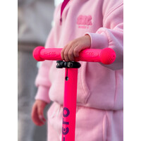 Maxi Micro scooter Deluxe foldable LED - 3-wheel children's scooter - Purple Pink Neon