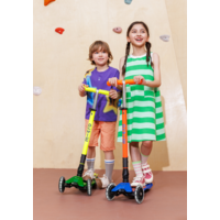 Maxi Micro scooter Deluxe foldable LED - 3-wheel children's scooter - Blue Orange Neon