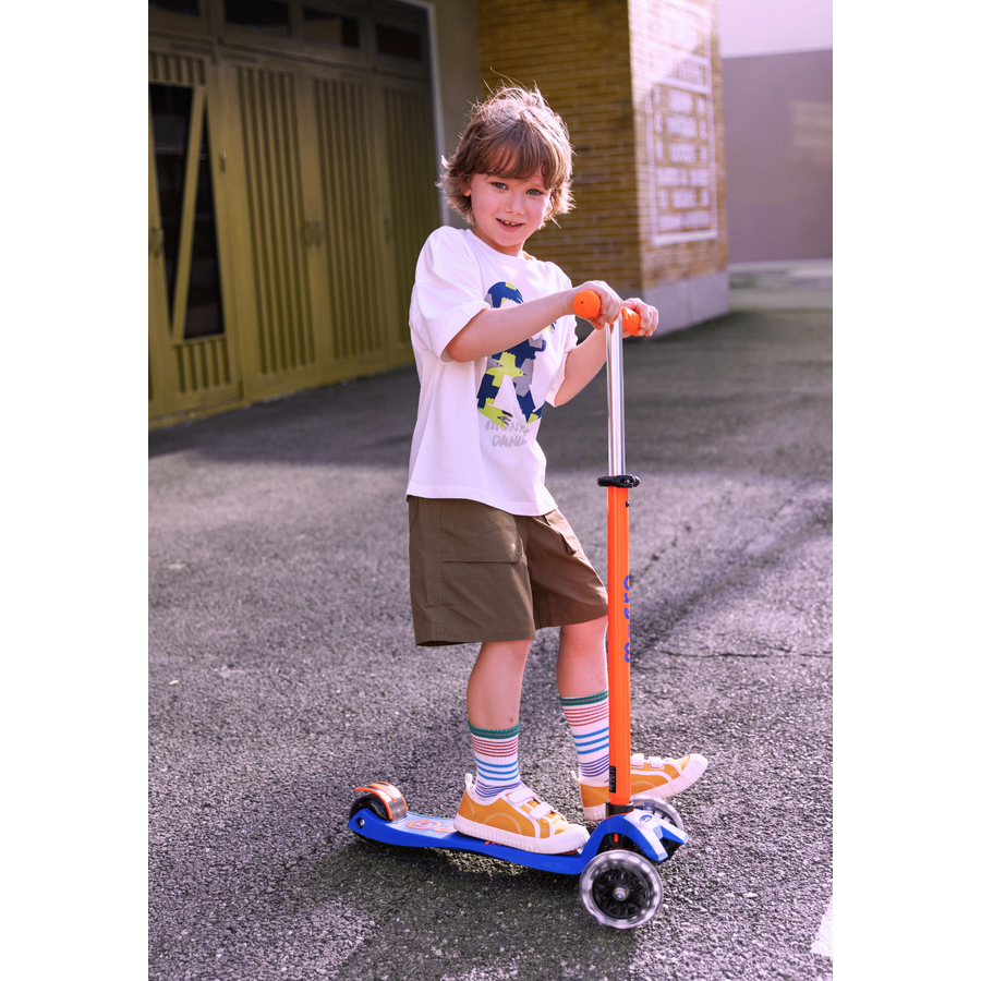 Maxi Micro scooter Deluxe LED - 3-wheel children's scooter - Blue Orange neon