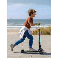 Maxi Micro scooter Deluxe foldable LED - 3-wheel children's scooter - Neochrome Green