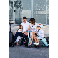 Micro Ride On Luggage Eazy - trolleykoffer met ingebouwd kinderzitje - Limited edition - IJsblauw