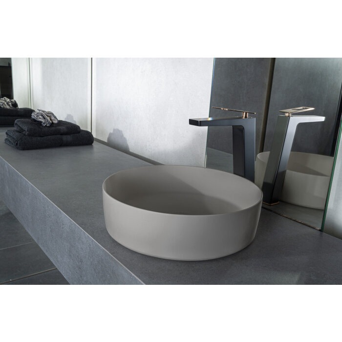 By Goof Solid surface waskom Tess greige