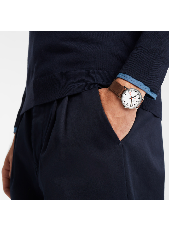 Mondaine Classic horloge - zilverkleurige kast - bruin leren band - 40 mm