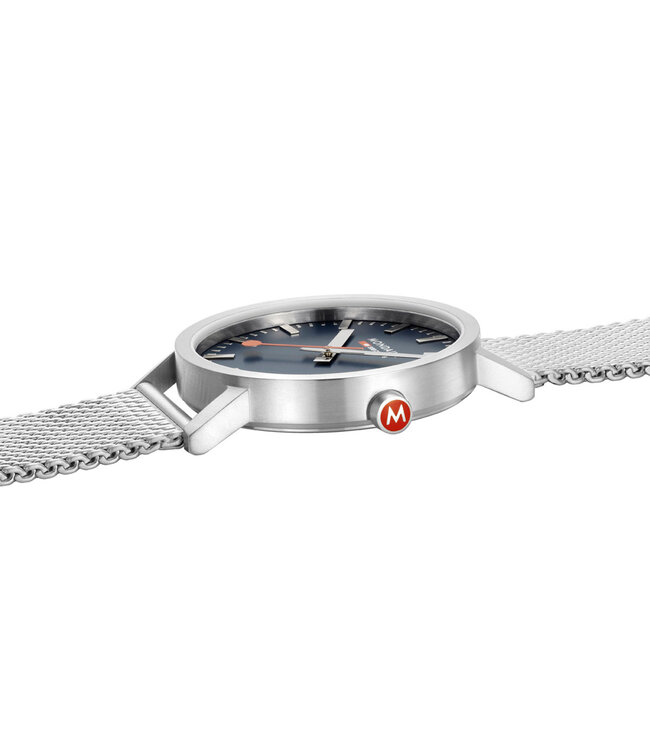 Mondaine Classic horloge - zilverkleurige kast - zilverkleurige mesh band - 40 mm