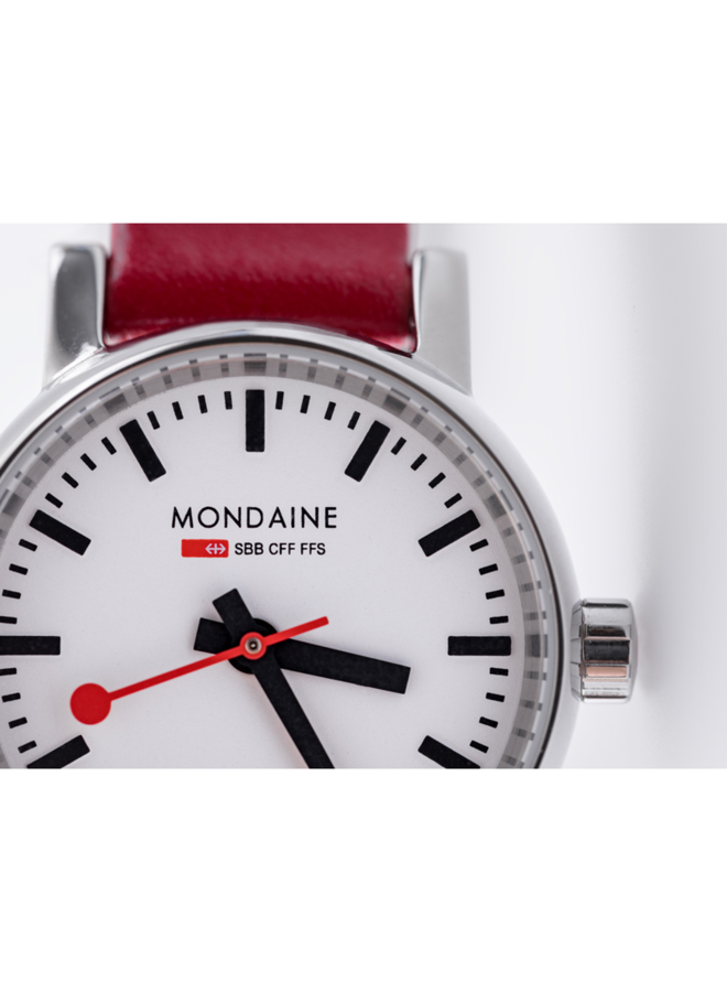 Mondaine Evo2 horloge - zilverkleurige kast - rood leren band - 26 mm