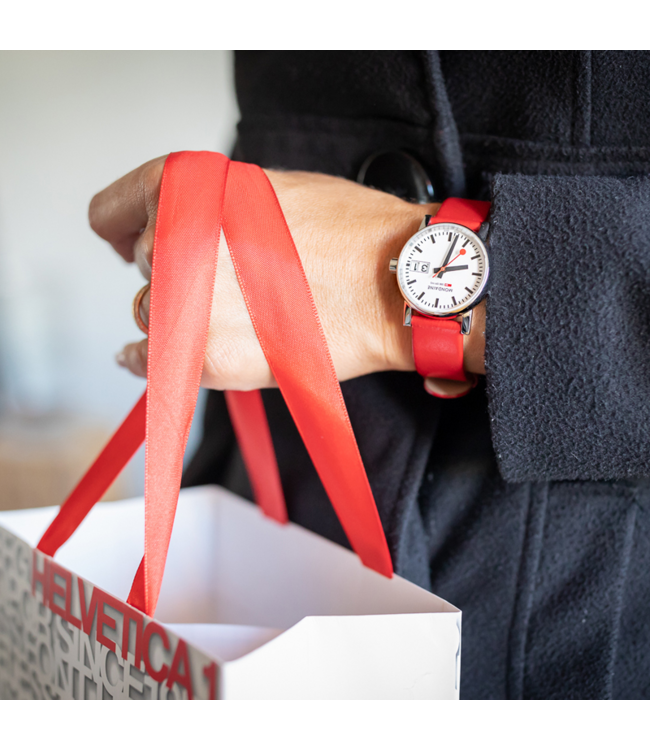 Mondaine Evo2 horloge - zilverkleurige kast - rood leren band - 30 mm