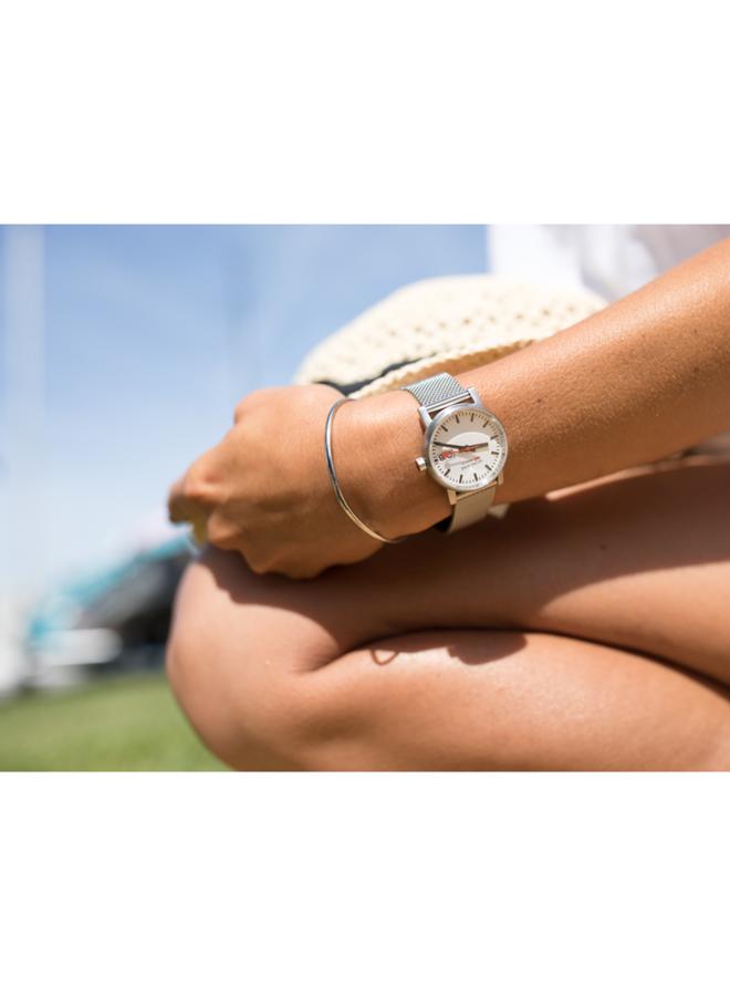 Mondaine Evo2 horloge - zilverkleurige kast - zilverkleurige mesh band - 30 mm