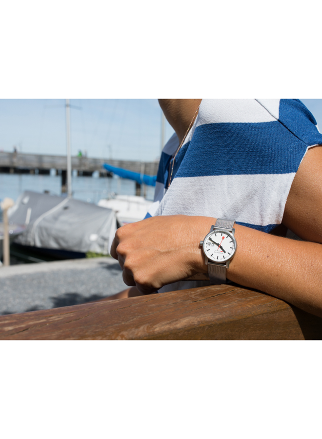 Mondaine Evo2 horloge - zilverkleurige kast - zilverkleurige mesh band - 30 mm