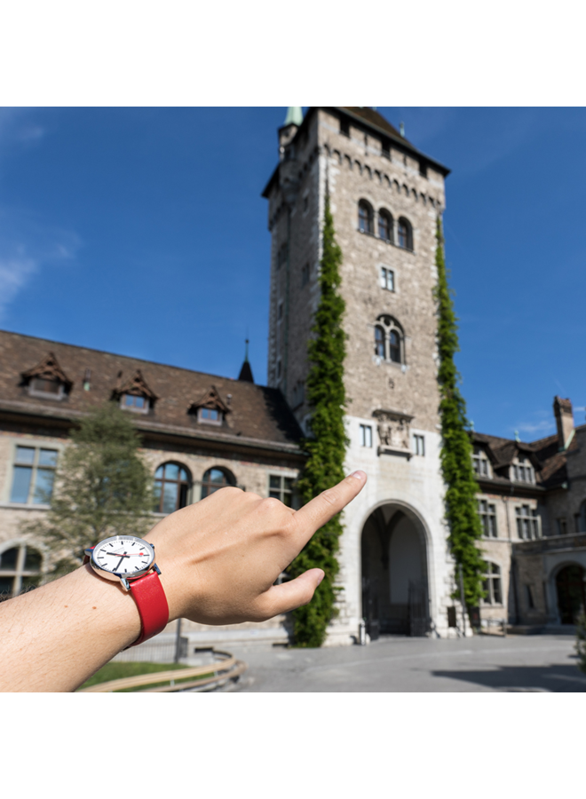 Mondaine Evo2 horloge - zilverkleurige kast - rood leren band - 35 mm