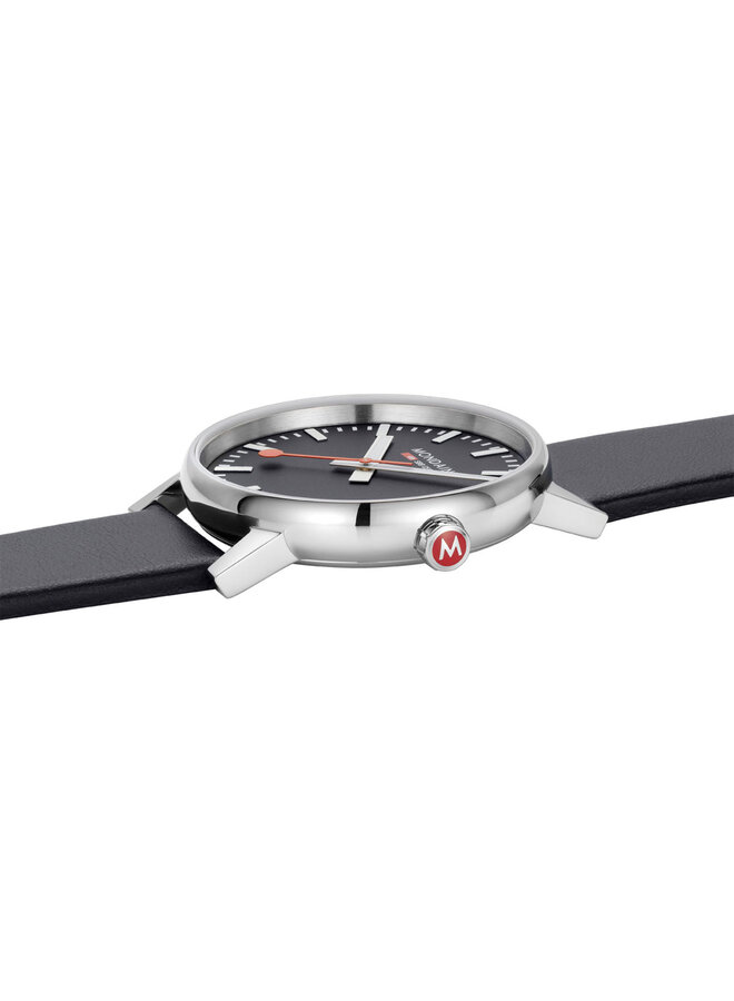 Mondaine Evo2 horloge - zilverkleurige kast - zwart leren band - 43 mm