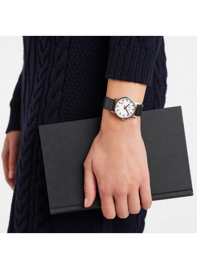 Mondaine Classic horloge - zilverkleurige kast - zwart leren band - 30 mm