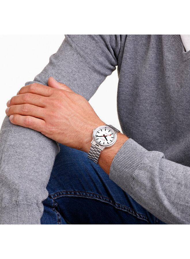 Mondaine The Original horloge - zilverkleurige kast - zilverkleurige stalen band - 41 mm