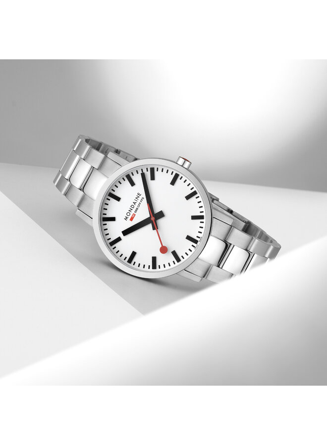 Mondaine Classic horloge - zilverkleurige kast - zilverkleurige mesh band - 40 mm