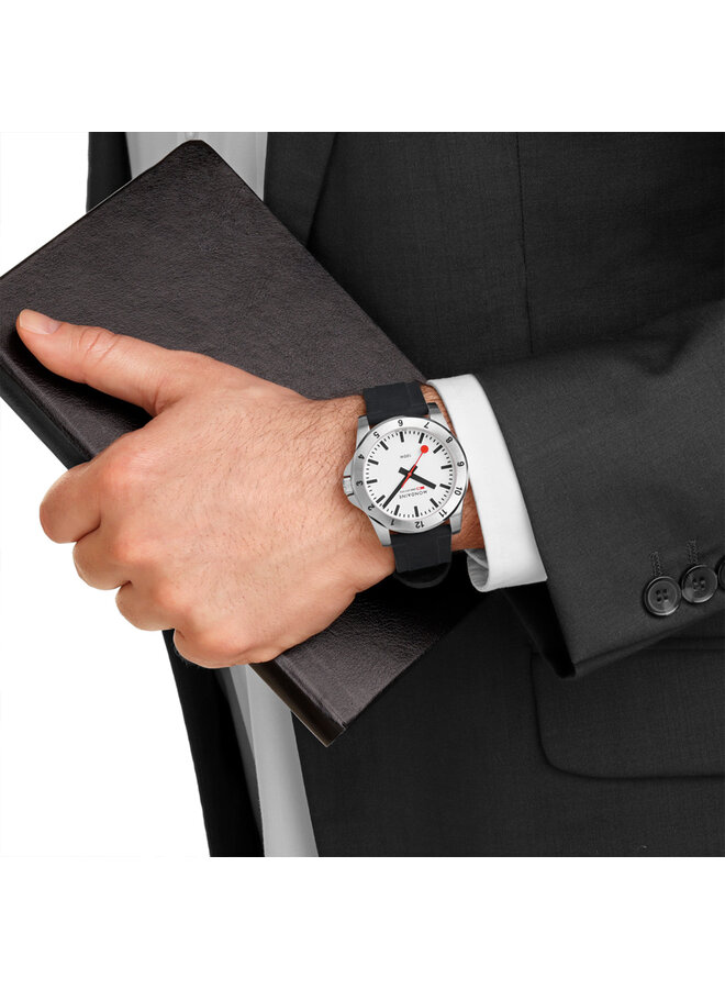 Mondaine Numeri horloge - zilverkleurige kast - zwart rubberen band - 42 mm