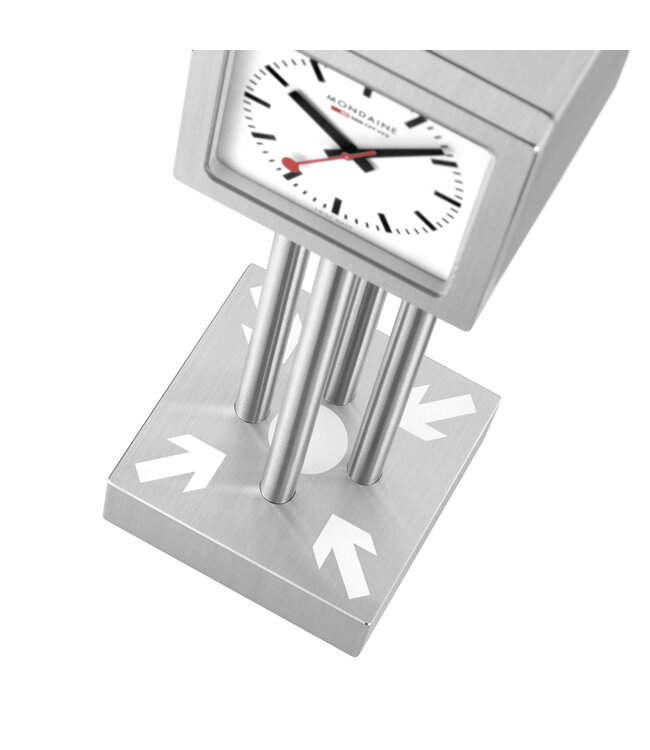 Mondaine Zurich Meeting Point bureauklok – zilverkleurig