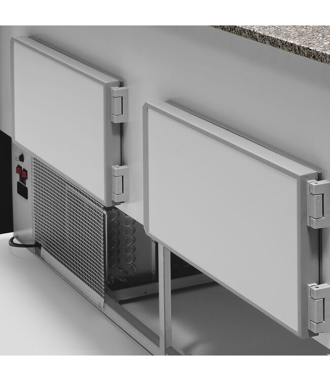 Diamond Gekoelde vitrinetoonbank met rechte ruit 90°, met reserve - ZWART